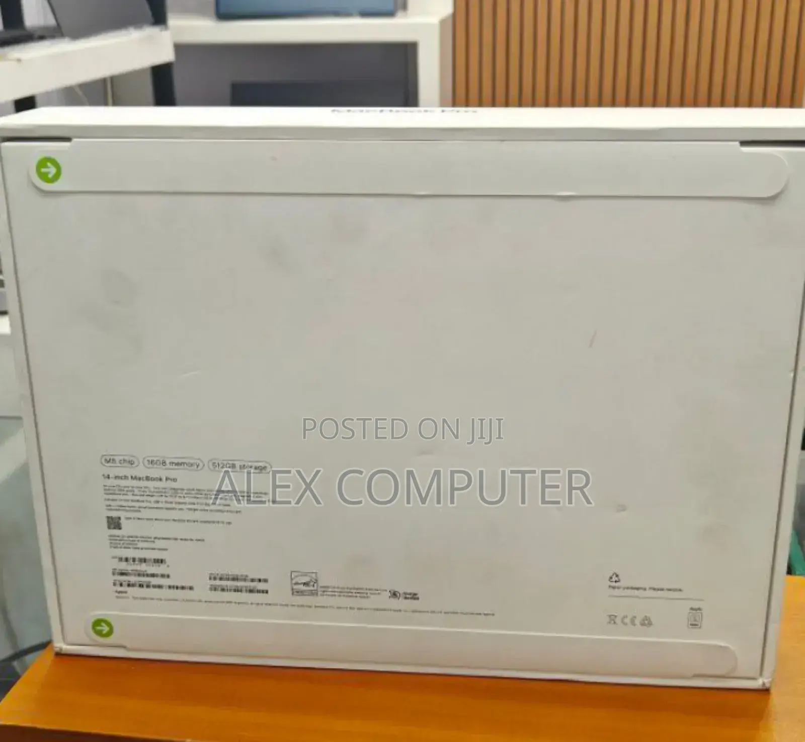 New Laptop Apple Macbook Pro 2025 M5 14-Inch 16GB SSD 512GB