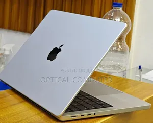 New Laptop Apple MacBook Pro M1 32GB Apple M1 Pro SSD 1T