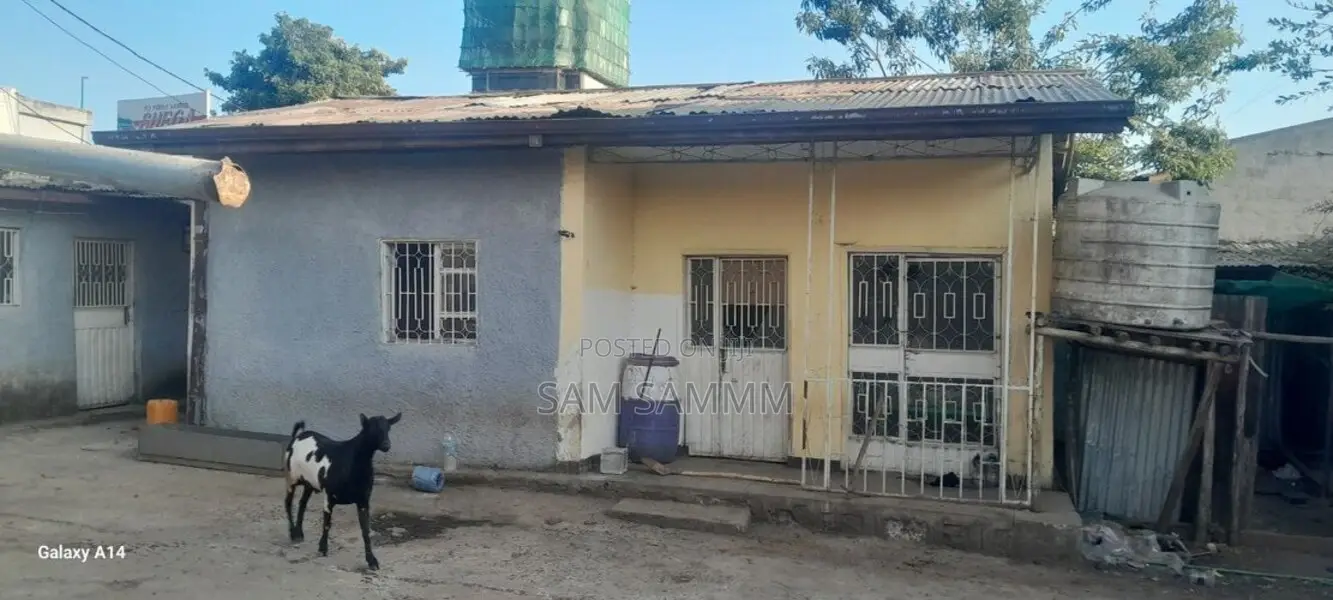 Furnished 4bdrm House in Bole for sale