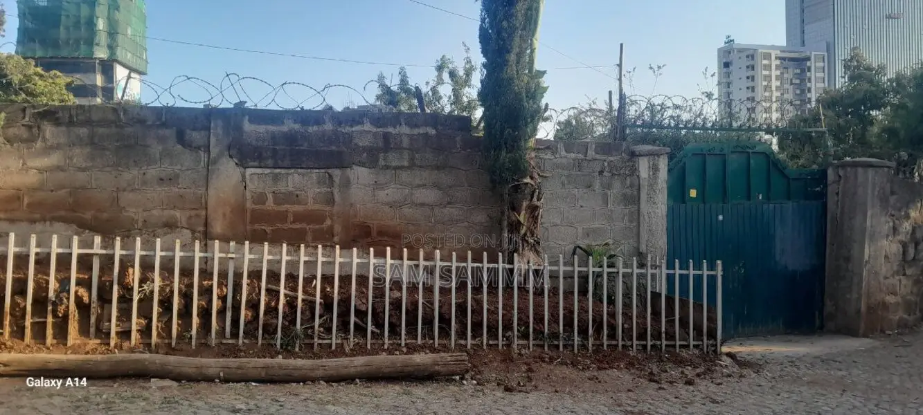 Furnished 4bdrm House in Bole for sale