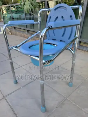 Photo - Commode Chair輝𣇉shower Chair屬比depth Seating Surface/Thoughtful Sizing