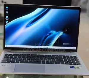 New Laptop HP EliteBook 640 G10 16GB Intel Core I7 SSD 512GB