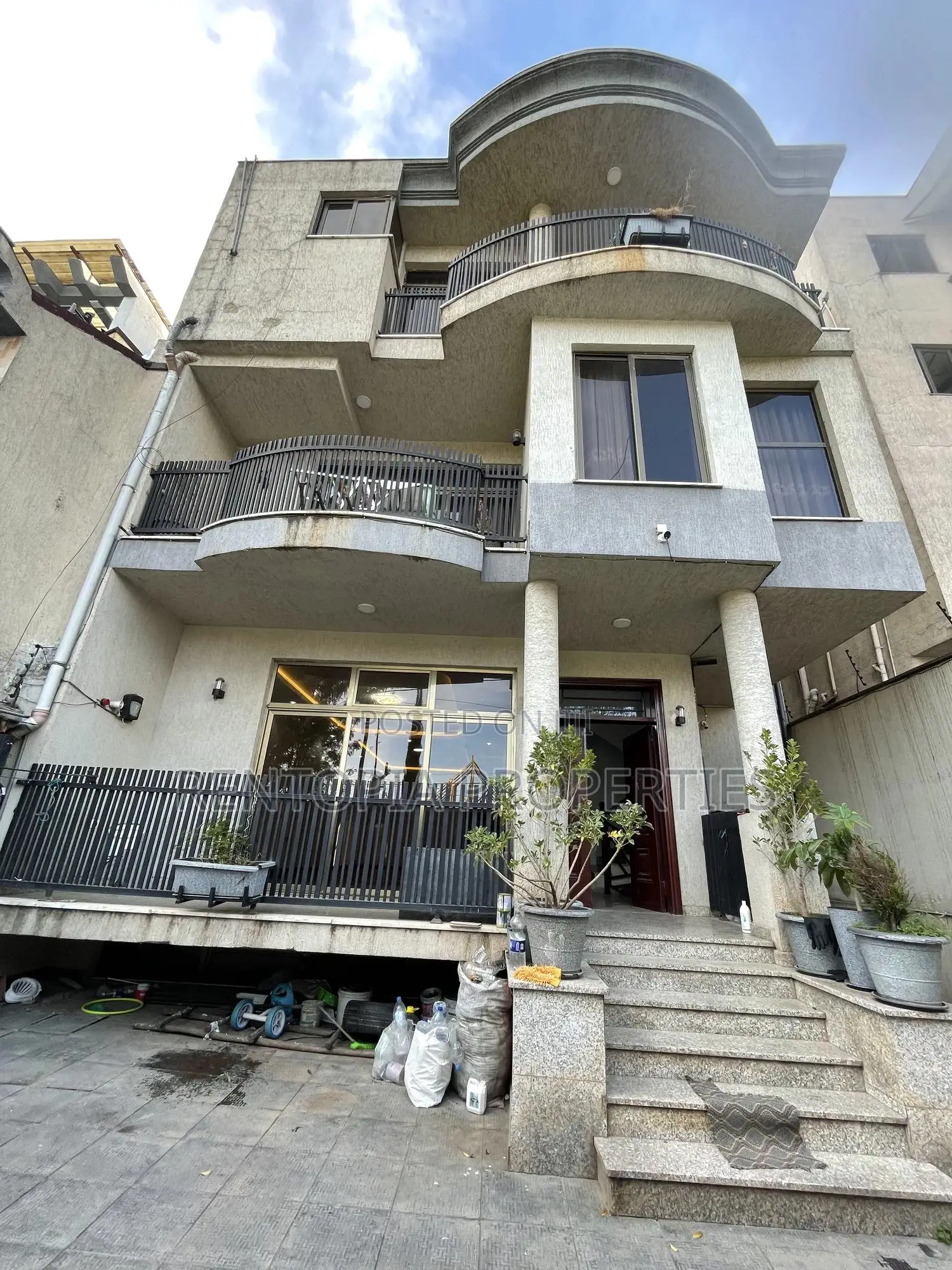 7bdrm House in Bole for rent