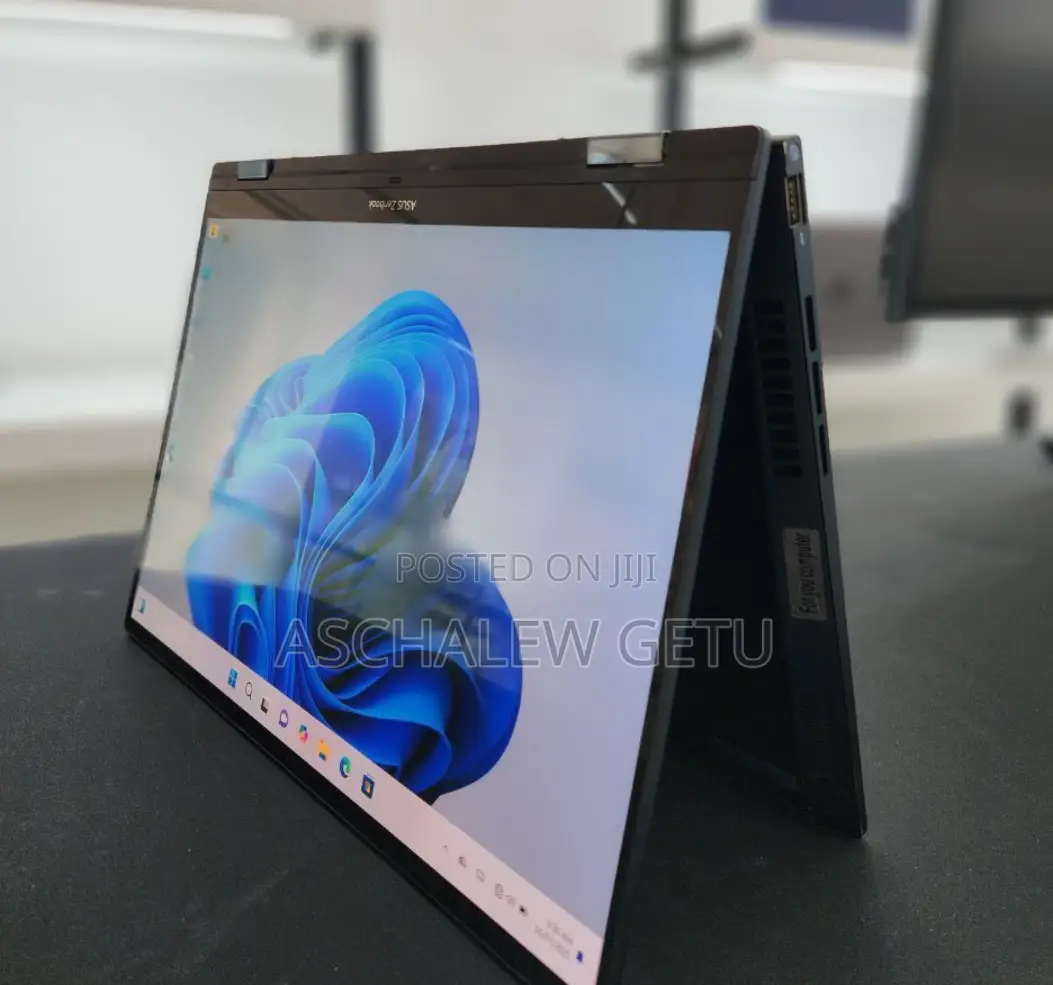 New Laptop Lenovo Yoga 7i 16GB Intel Core Ultra 7 SSD 1T