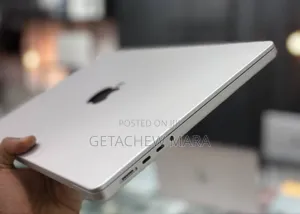 New Laptop Apple MacBook Air 2024 M3 13-Inch 8GB Intel SSD 512GB