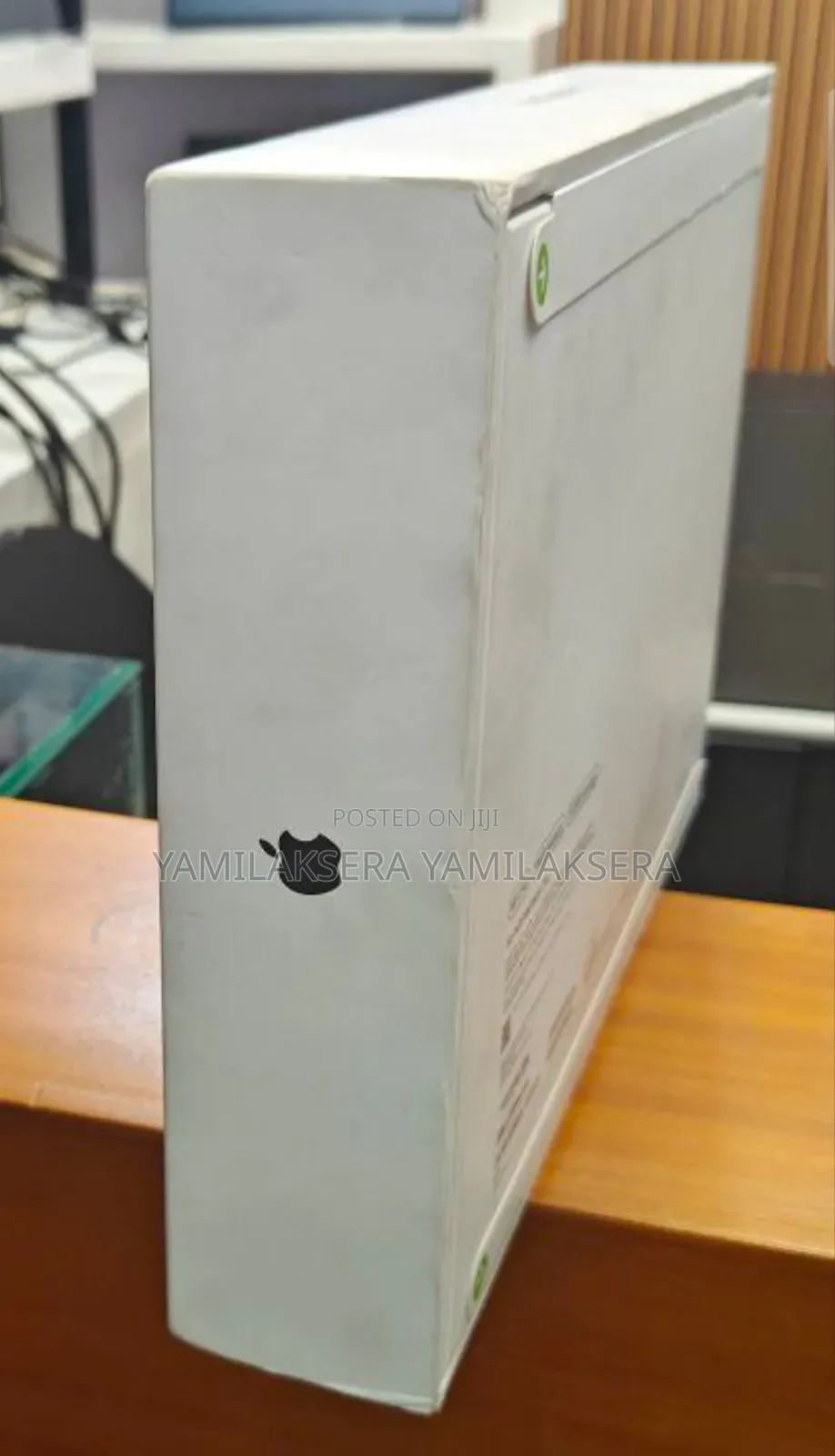 New Laptop Apple Macbook Pro 2025 M5 14-Inch 16GB SSD 512GB