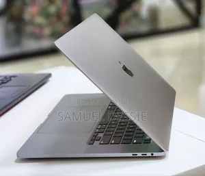 New Laptop Apple MacBook Pro 2019 32GB Intel Core I9 SSD 1T