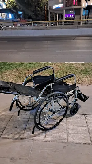 Photo - Toilet Wheelchair水手wheelchair廿手wheelchair山手wheelchair田手wheelchair山田whe