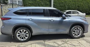 Toyota Highlander 2023 Blue