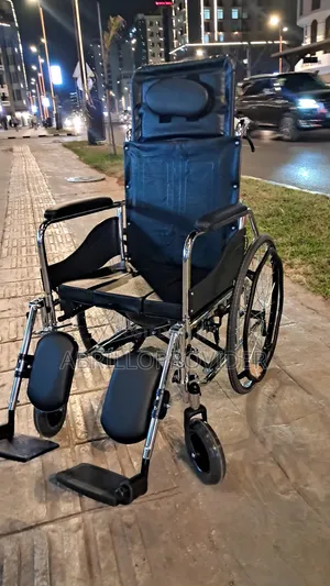 Photo - Toilet Wheelchair水手wheelchair口手wheelchair口田wheelchair水手wheelchair廿田whe