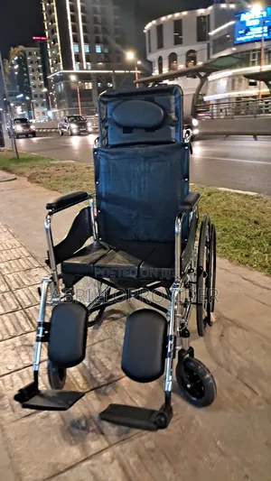 Photo - Toilet Wheelchair水手wheelchair廿手wheelchair水手wheelchair廿田wheelchair口手whe