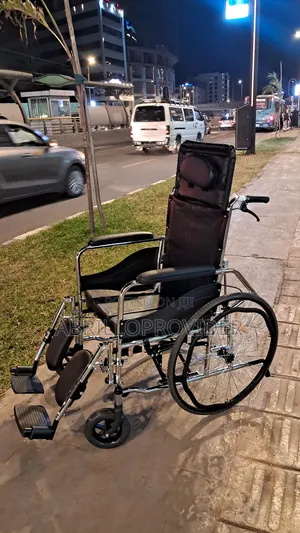 Photo - Toilet Wheelchair口手wheelchair廿手wheelchair口田wheelchair水手wheelchair口手whe