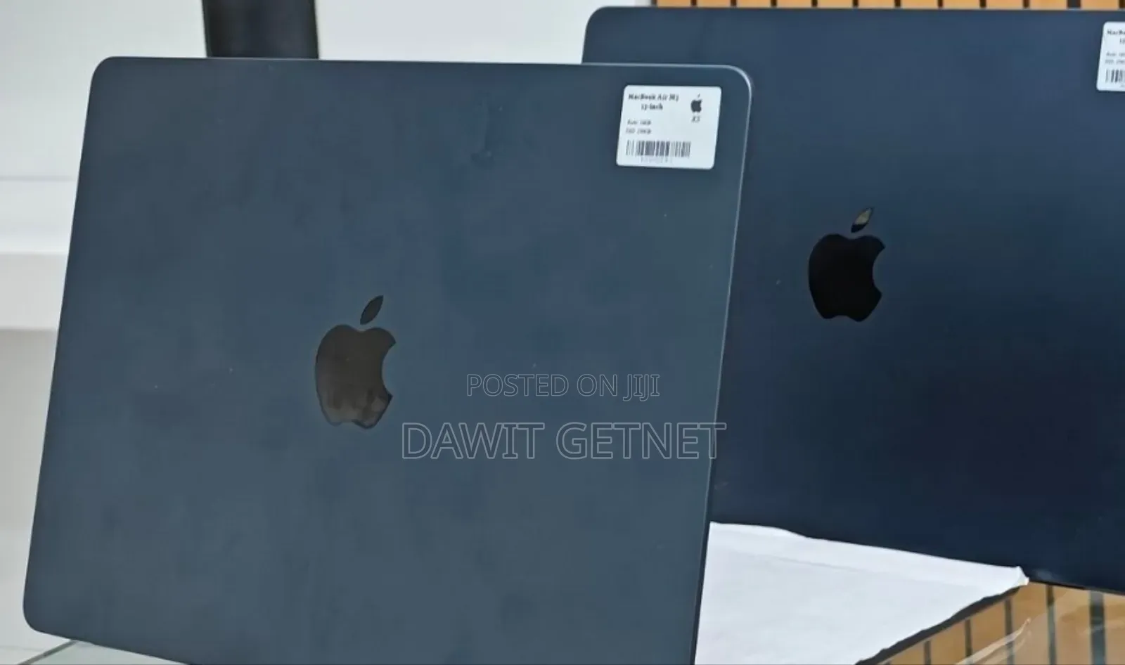 New Laptop Apple MacBook Air 2025 M4 13-Inch 16GB Apple M4 SSD 256GB