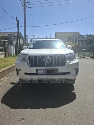 Photo - Toyota Land Cruiser Prado 2023 White