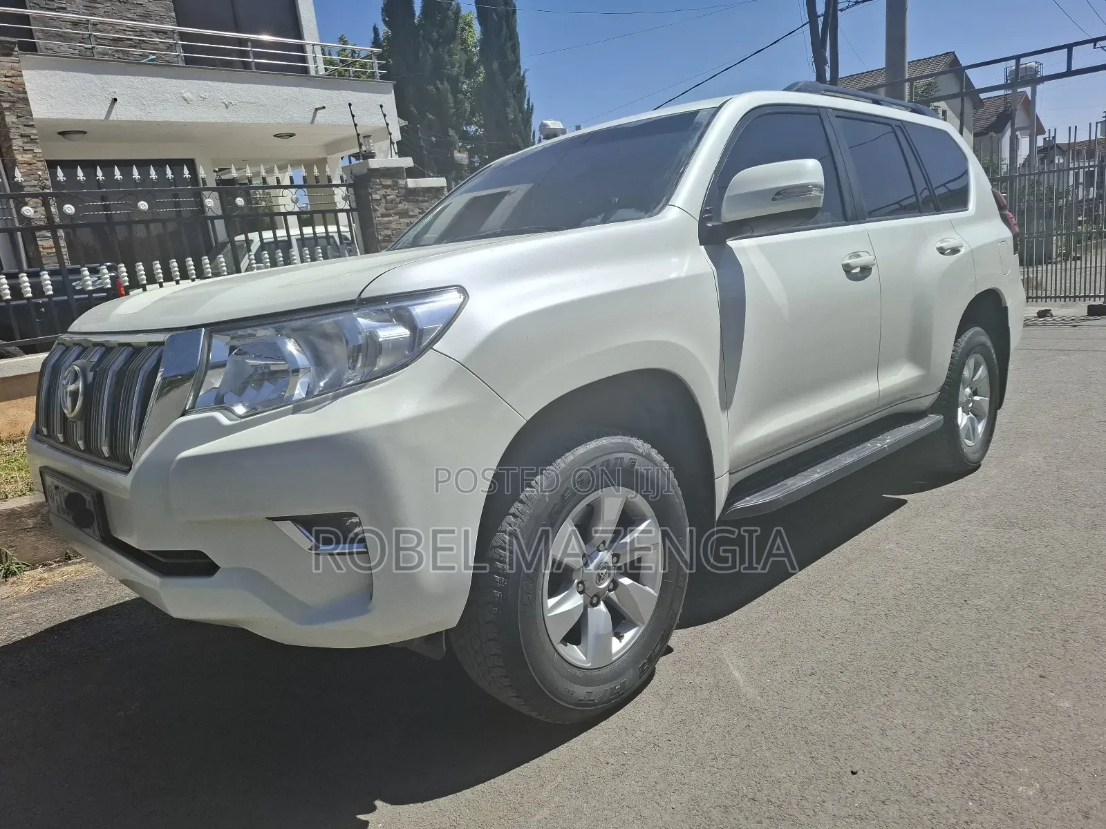 Toyota Land Cruiser Prado 2023 White