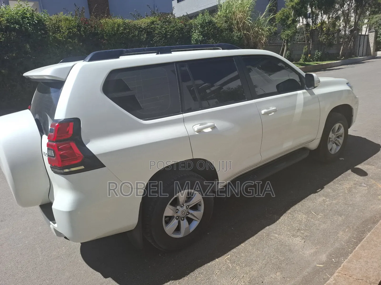 Toyota Land Cruiser Prado 2023 White