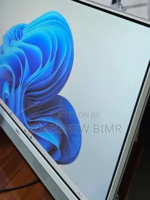 New Dell Inspiron 27 All-in-One 12GB Intel Core I7 SSD 512GB