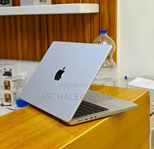 New Laptop Apple MacBook Pro M1 32GB Apple M1 SSD 1T