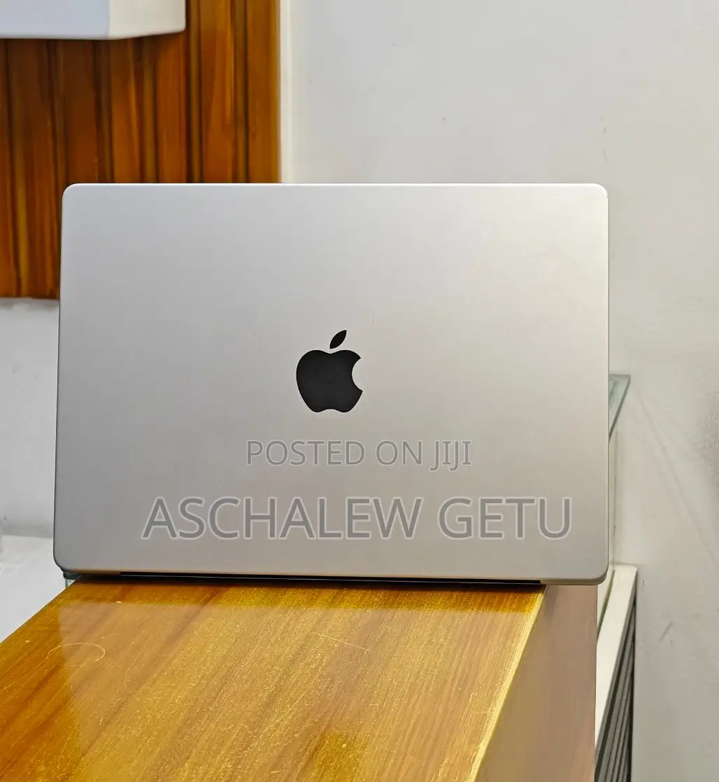 New Laptop Apple MacBook Pro M1 32GB Apple M1 SSD 1T