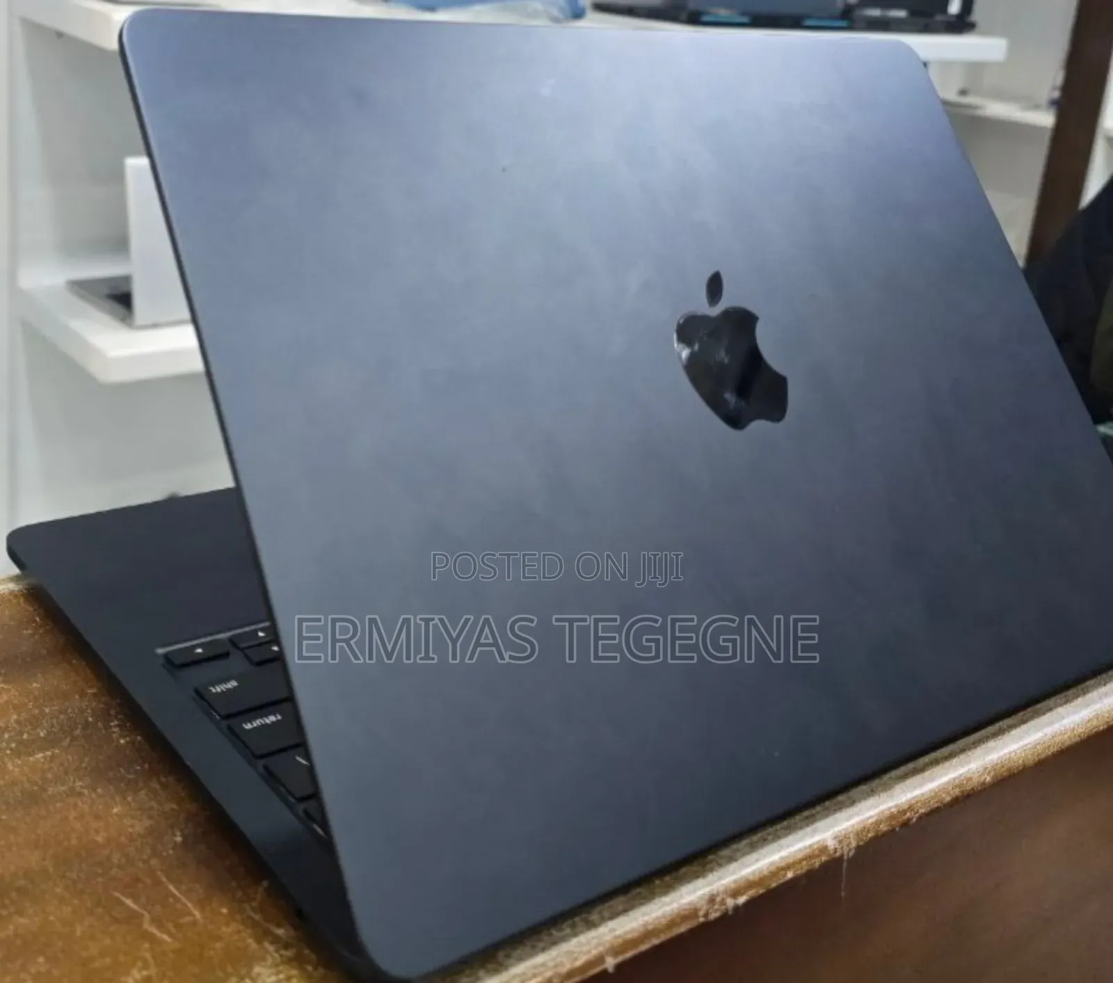 New Laptop Apple MacBook Pro 2019 8GB Intel Core I7 SSD 256GB