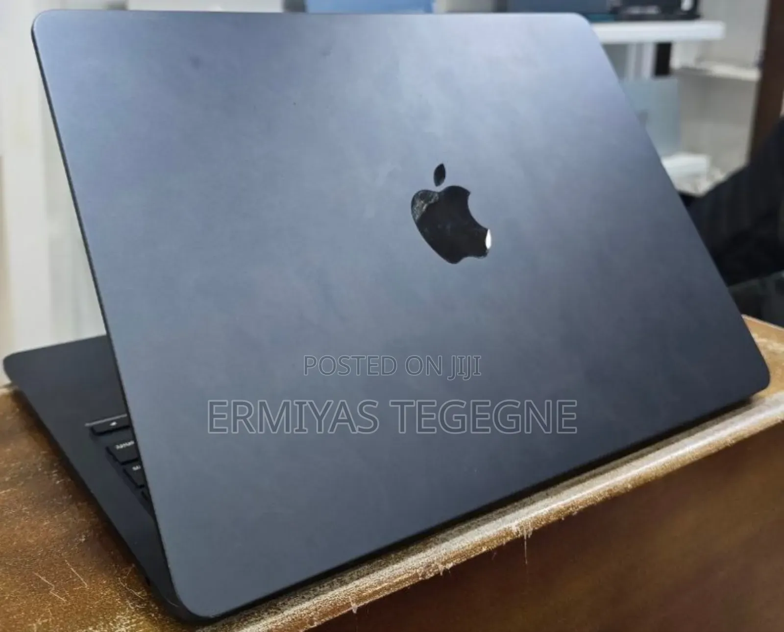 New Laptop Apple MacBook Pro 2019 8GB Intel Core I7 SSD 256GB