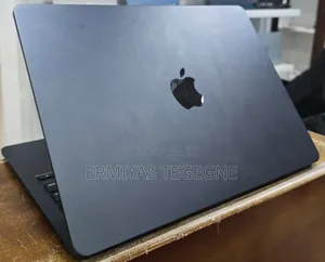 New Laptop Apple MacBook Pro 2019 8GB Intel Core I7 SSD 256GB