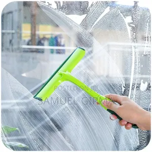 Cleaning Smooth Surfaces Such Windows, Shower Doors,Kitchen Platforms