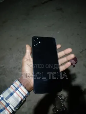 Photo - Samsung Galaxy A05 64 GB Black