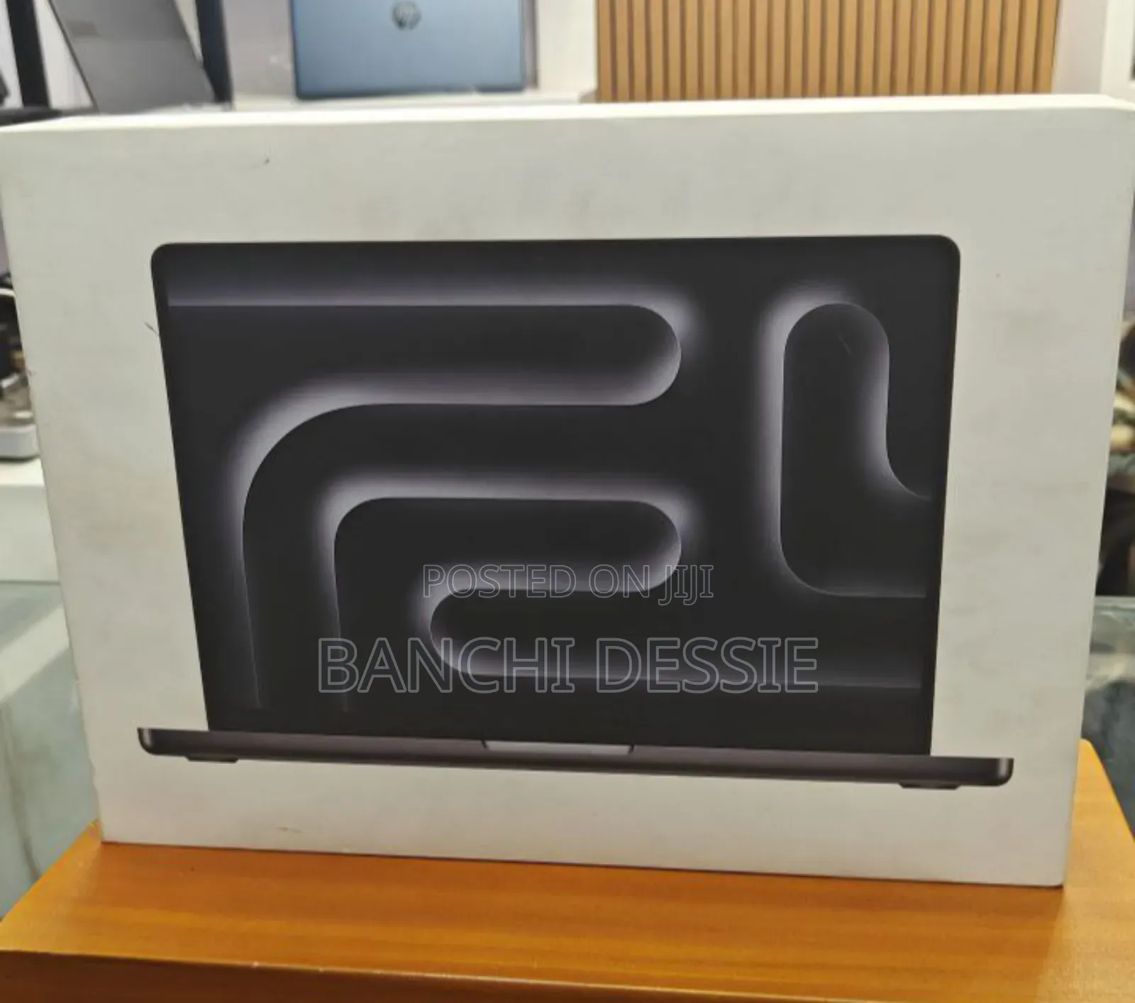 New Laptop Apple Macbook Pro 2025 M5 14-Inch 16GB SSD 512GB