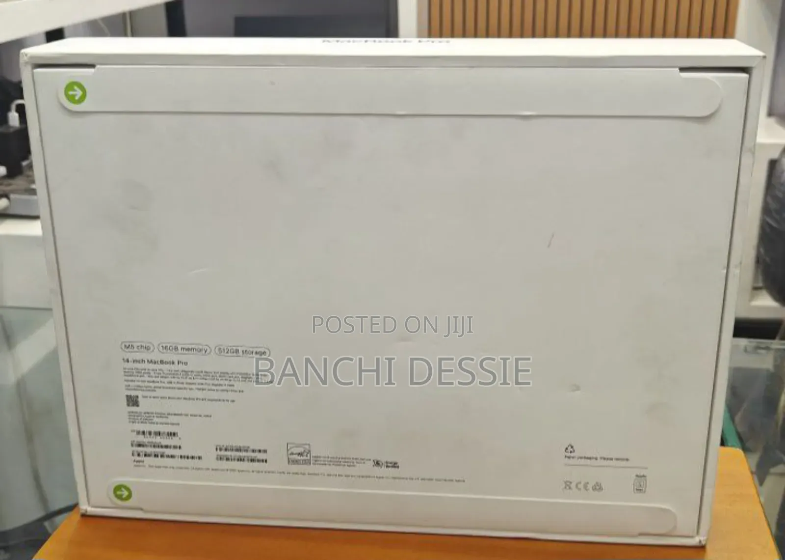 New Laptop Apple Macbook Pro 2025 M5 14-Inch 16GB SSD 512GB