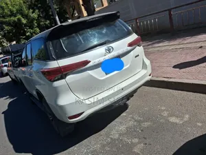 Toyota Fortuner 2.7 AWD 2020 White