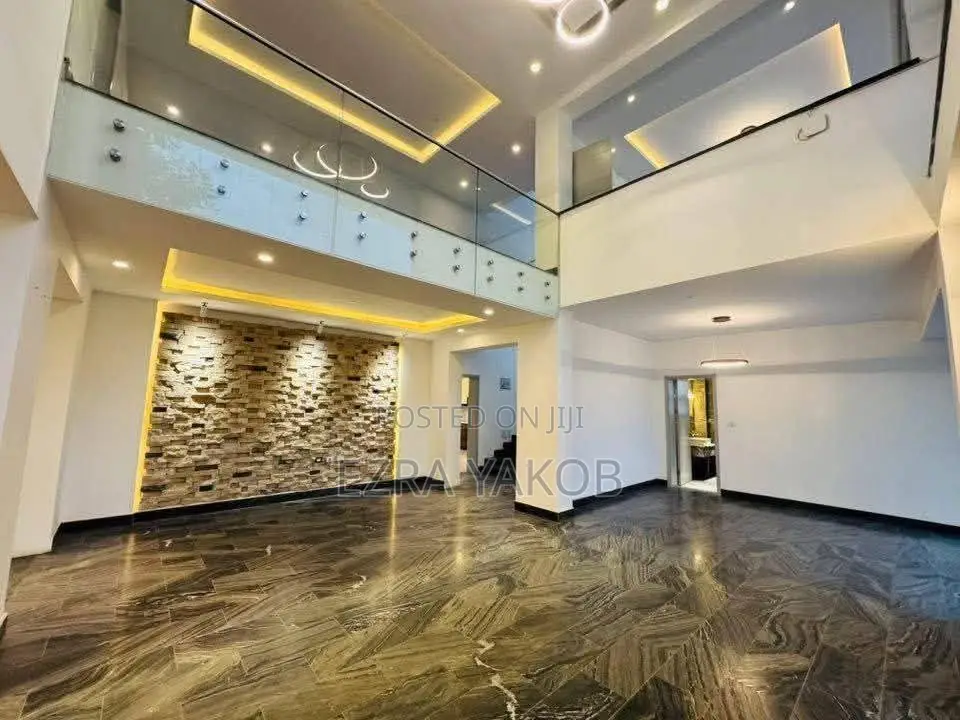 9bdrm House in House, Bole for rent