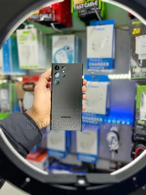 Photo - Samsung Galaxy S22 Ultra 256 GB Black