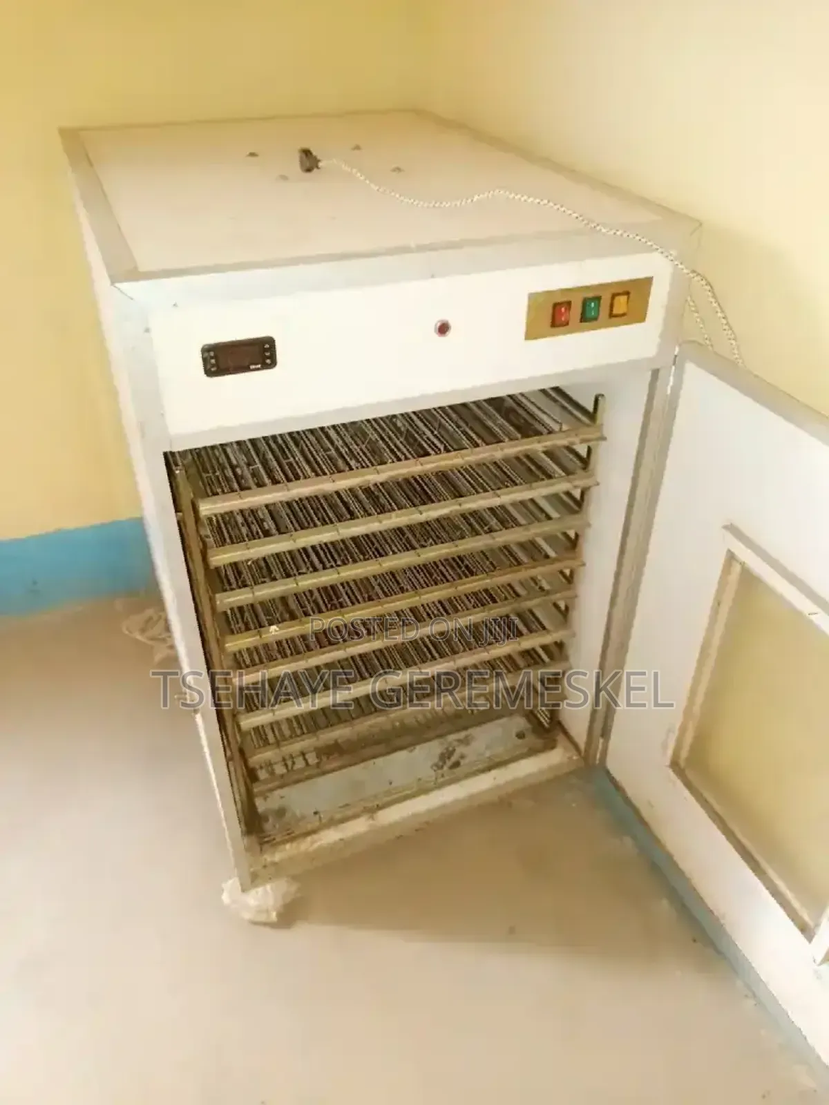 የ ዶሮ ማራባያ ማሽን