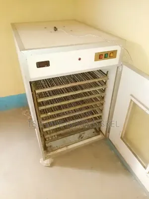 የ ዶሮ ማራባያ ማሽን