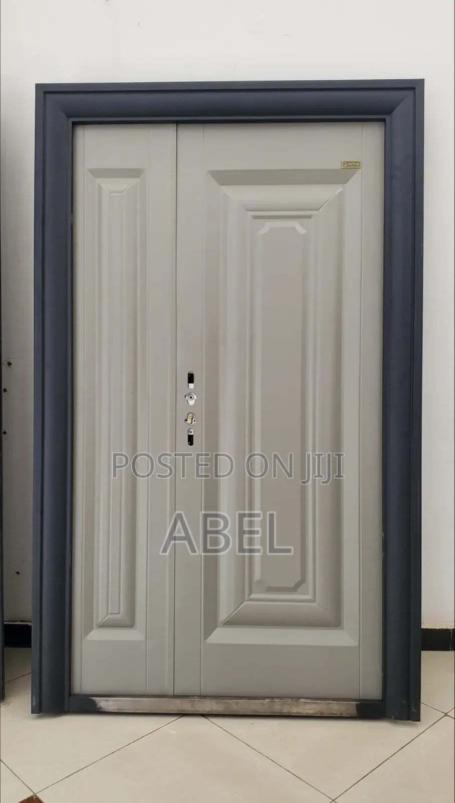 Metal-Stillness-Doors-Victor-በር