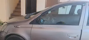 Toyota Yaris 2004 Gold