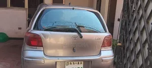 Toyota Yaris 2004 Gold