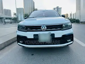 Photo - Volkswagen Tiguan 2.0T SEL Premium R-Line 2021 White