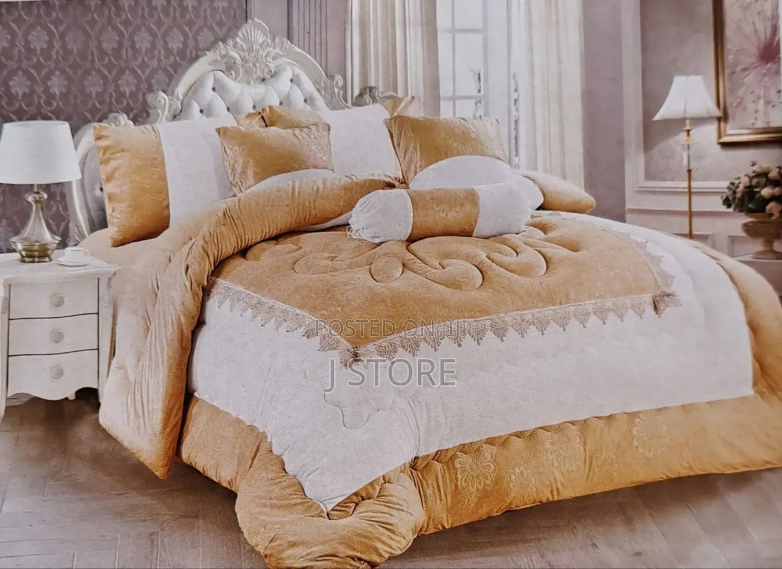 Seven (7) PCS Comforter Set ኮምፈርት
