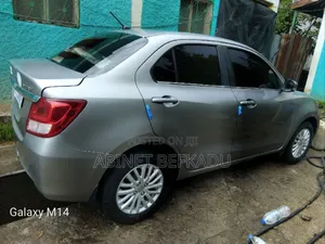 Photo - Suzuki Dzire 2022 Silver