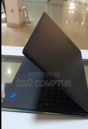 New Laptop Dell Vostro 3520 16GB Intel Core I5 SSD 512GB