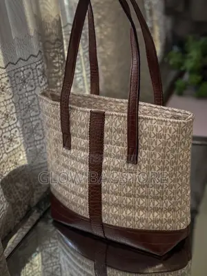 Photo - Classy Women’S Bag