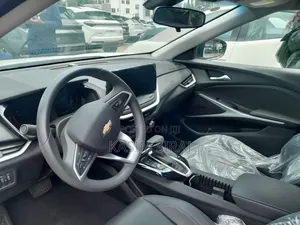 Chevrolet Menlo 61.1 kWh FWD 2023 White