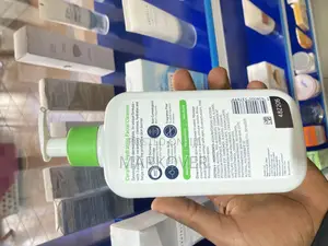 Cerave Hydrating Facial Cleanser