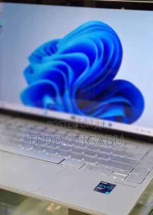 New Laptop HP Envy X360 16GB Intel Core I7 SSD 512GB