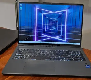 New Laptop Lenovo Yoga 7 15ITL5 16GB Intel Core I7 SSD 512GB