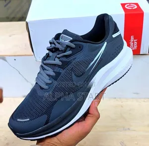 Photo - New Arrival Nike Zoom Running Shoes Made in Vietnam