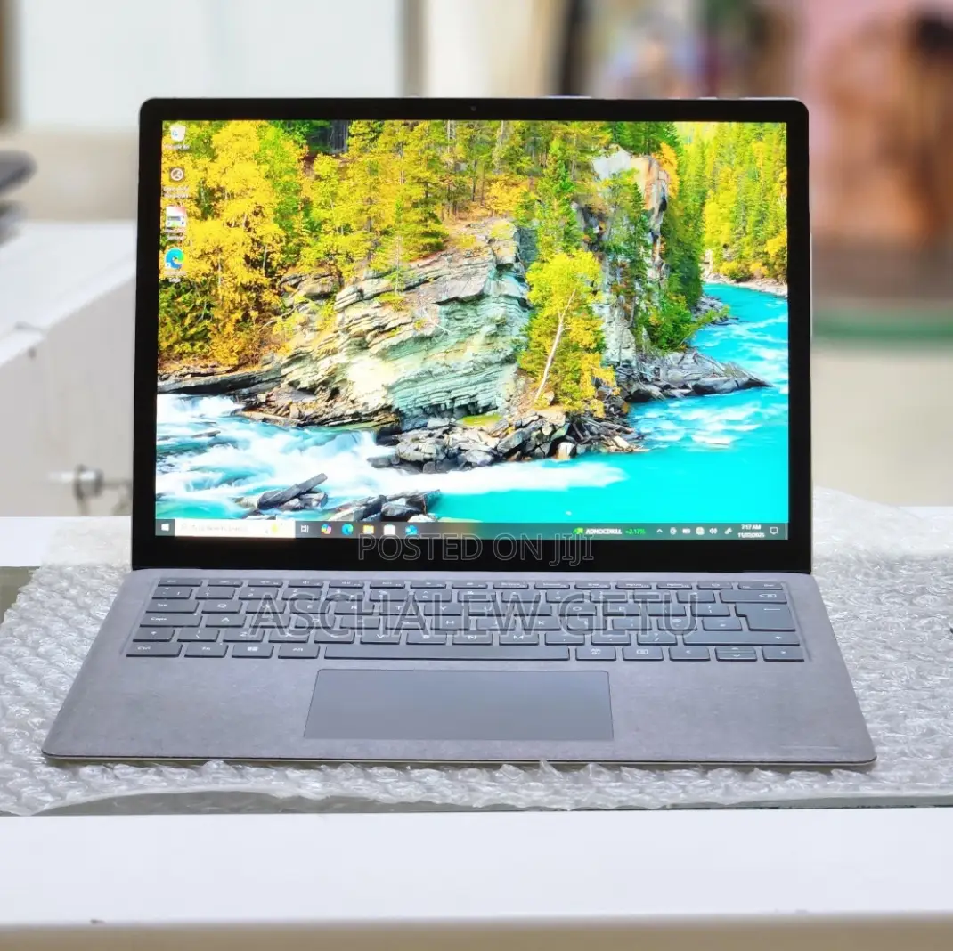 New Laptop Microsoft Surface 16GB Intel Core I7 SSD 512GB