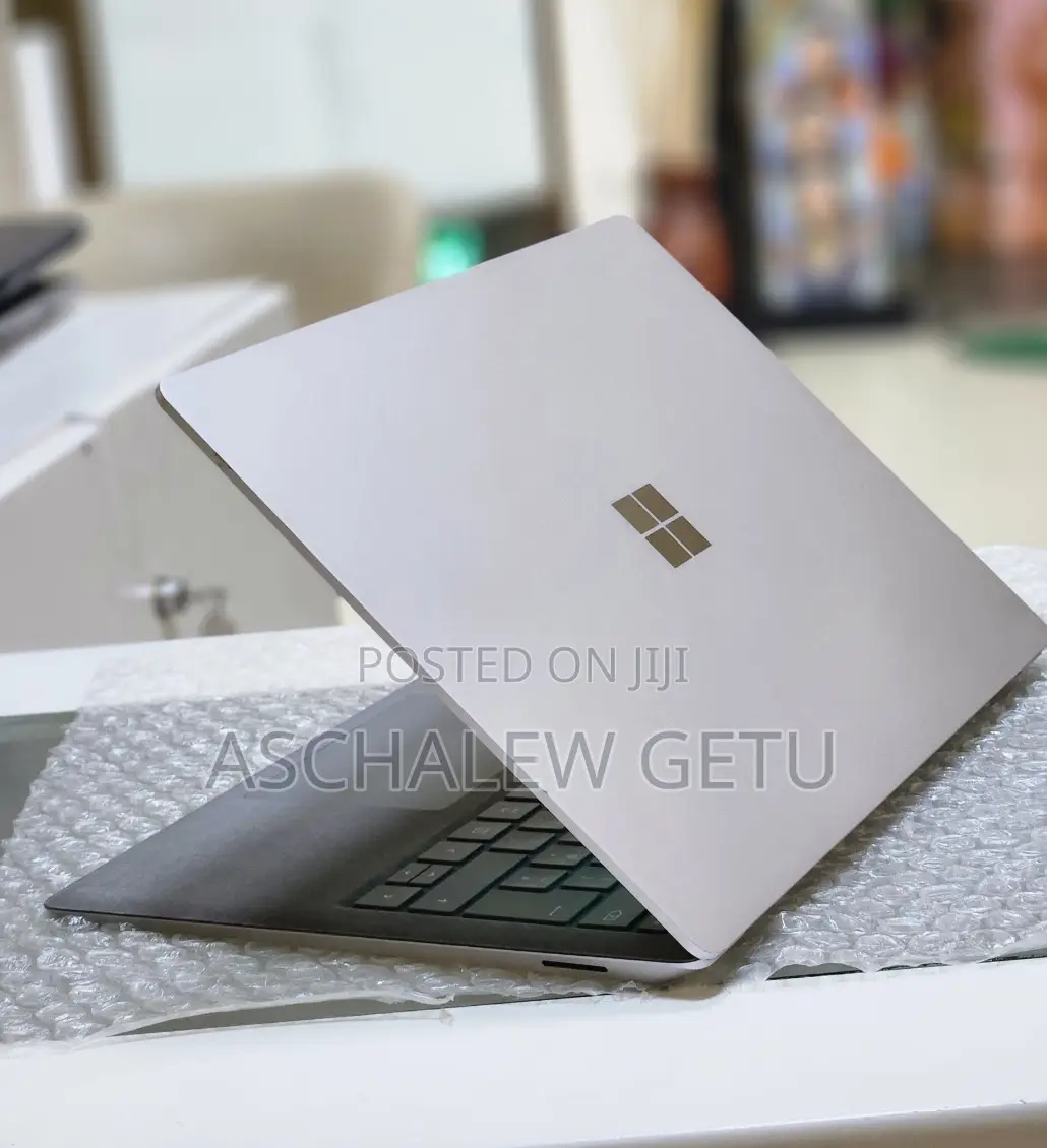 New Laptop Microsoft Surface 16GB Intel Core I7 SSD 512GB